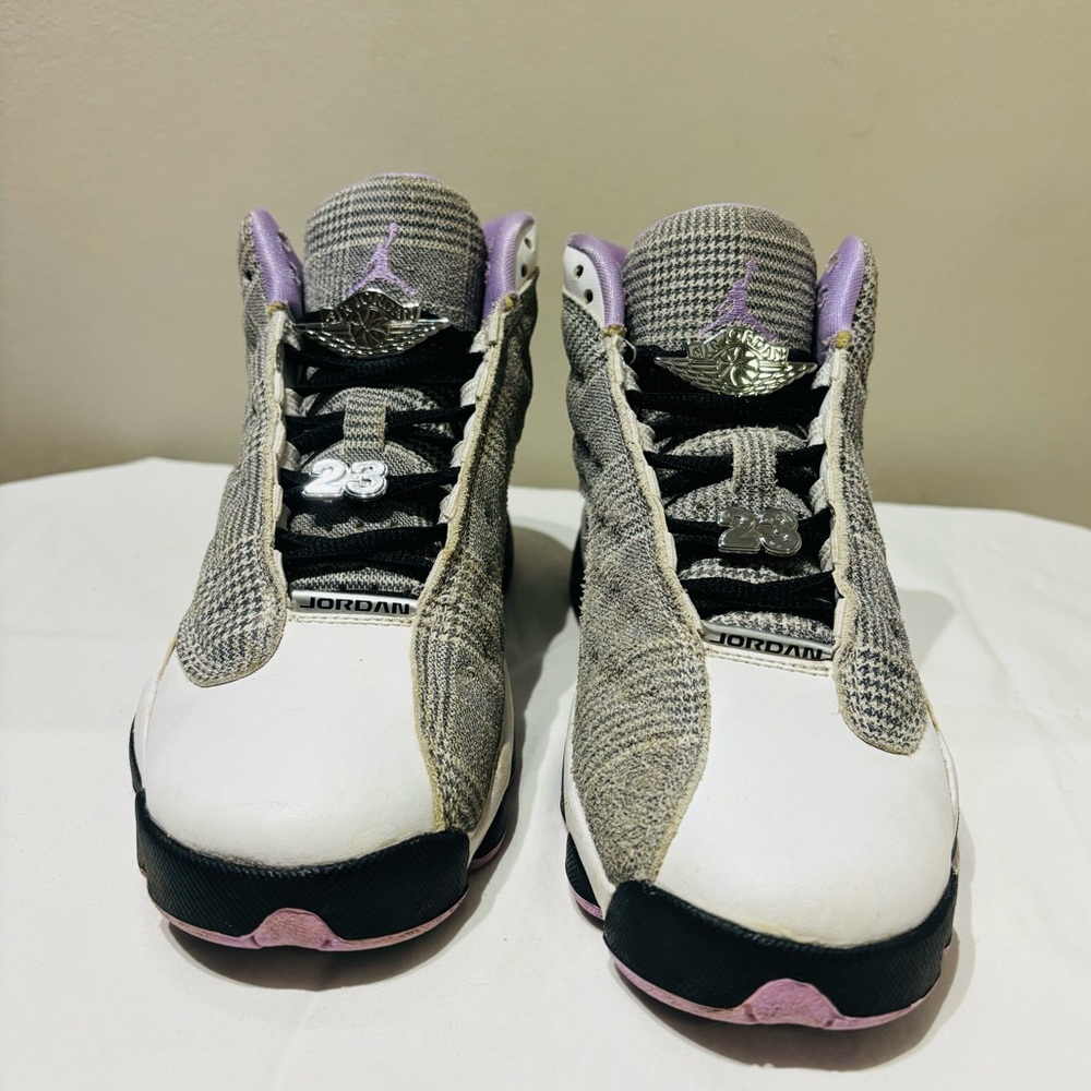 Air Jordan Retro 13 GS Houndstooth Sneaker in White, Lilac and Black colorway